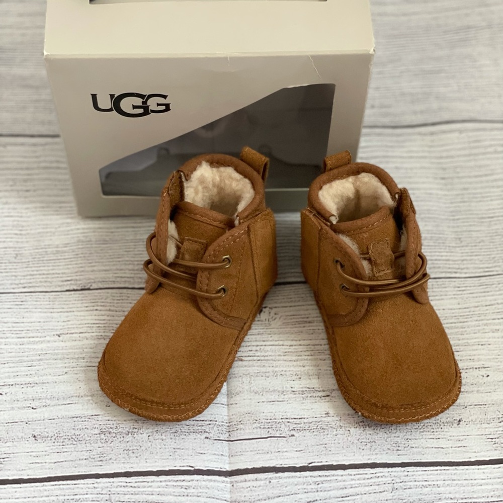 Baby Neumel Chestnut Ugg’s size 02/03 (S/6-12 mos)